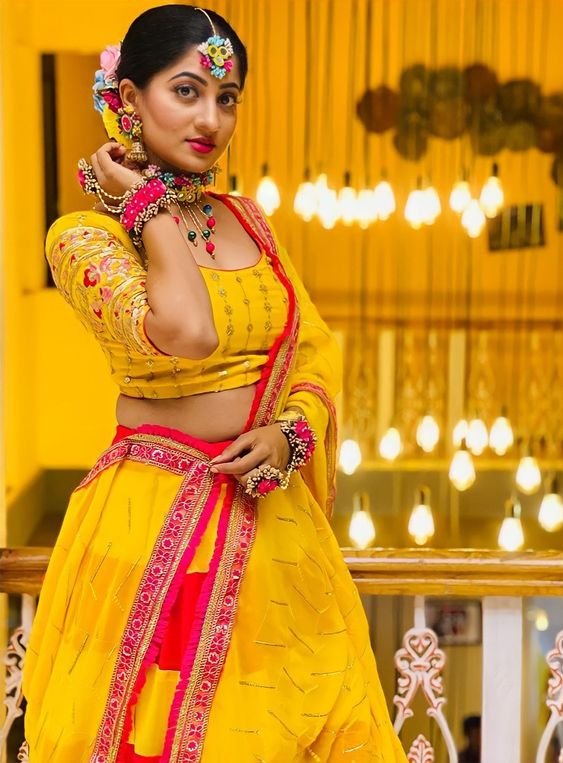 The coolest yellow outfit ideas for haldi function