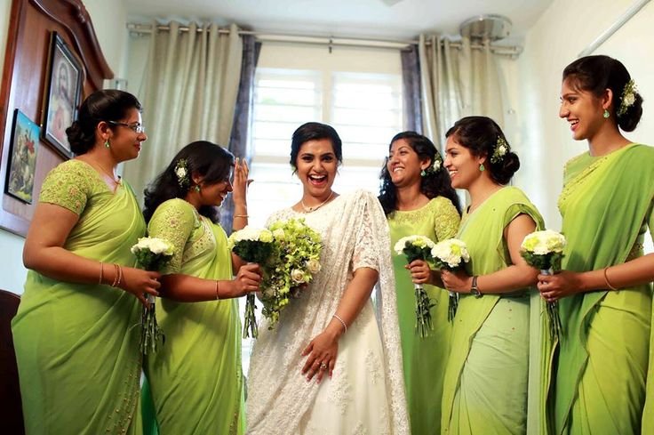 Ravishing & Stylish Ways to Coordinate Bridesmaid Dresses