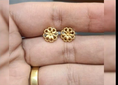 Small Gold Earrings Designs In 2 Grams For Daily Use