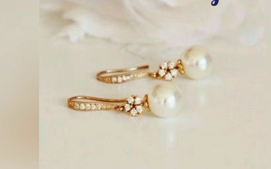 Small gold earrings designs
