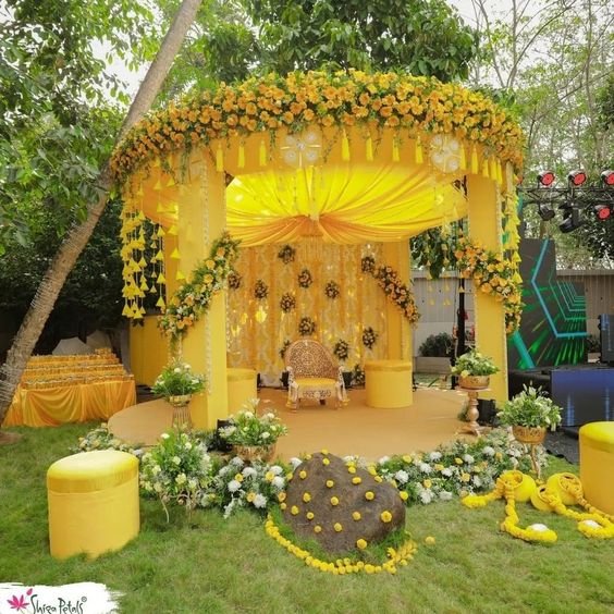 Haldi decor with different shades of yellow
